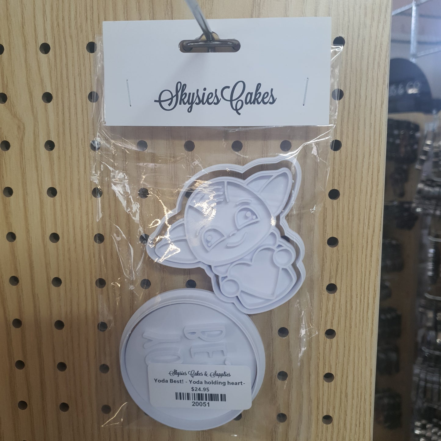 Cookie Cutter And Embosser Set - Yoda Best! - Yoda holding heart