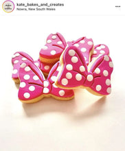 Cookie Cutter Store - Minnie Mouse Bow Cutter and Stamp *Last One*