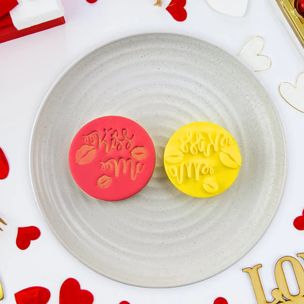 Custom Cookie Cutters Embosser - Kiss Me.