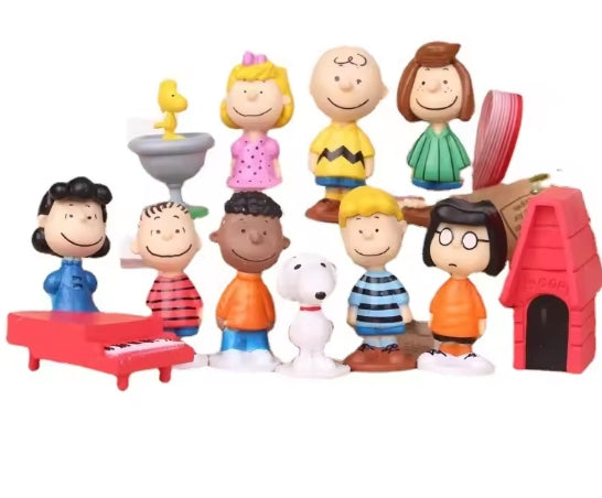12Pcs/set Peanuts Cute Snoopy Figurine Set