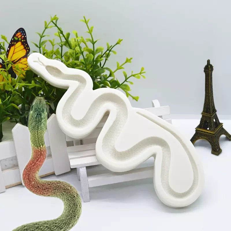 Silicone Mould - 3D Slithering Snake - S523