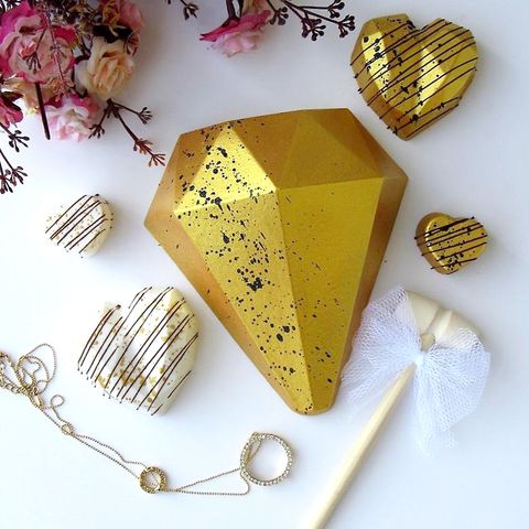 Diamond 250g 3PC Chocolate Mould.