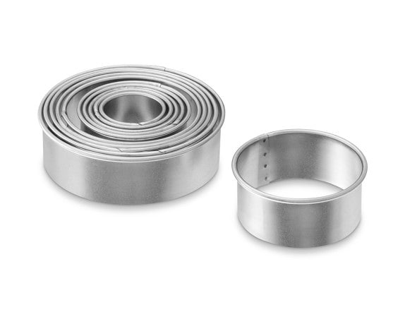 Cookie cutters and sets