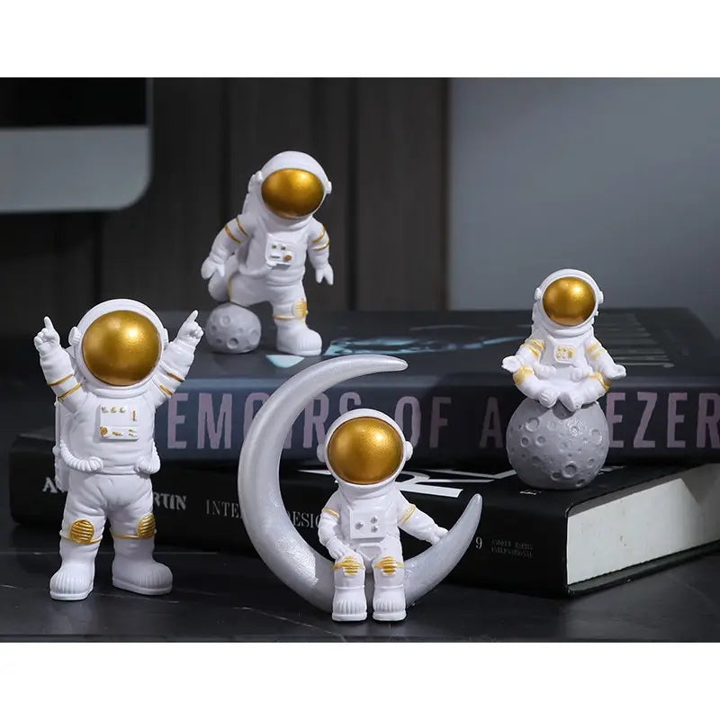 4PC Astronaut Cake Decorating Kit