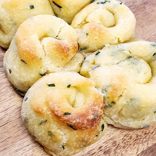 Skysies Keto Garlic, Cheese and Chive Scroll 6PK *Pickup Only*