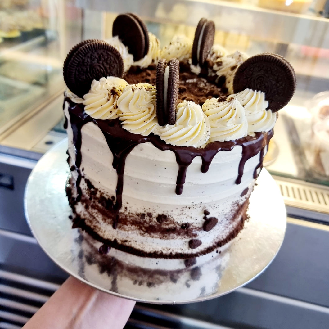 Cookies n Cream Oreo Cake - Assorted Sizes *Min 24 Hour Notice Tues-Sat* OR Add Date required to Comments section