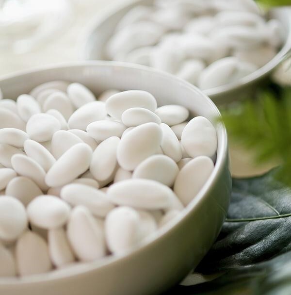 White Sugar Almonds - Approx 100g