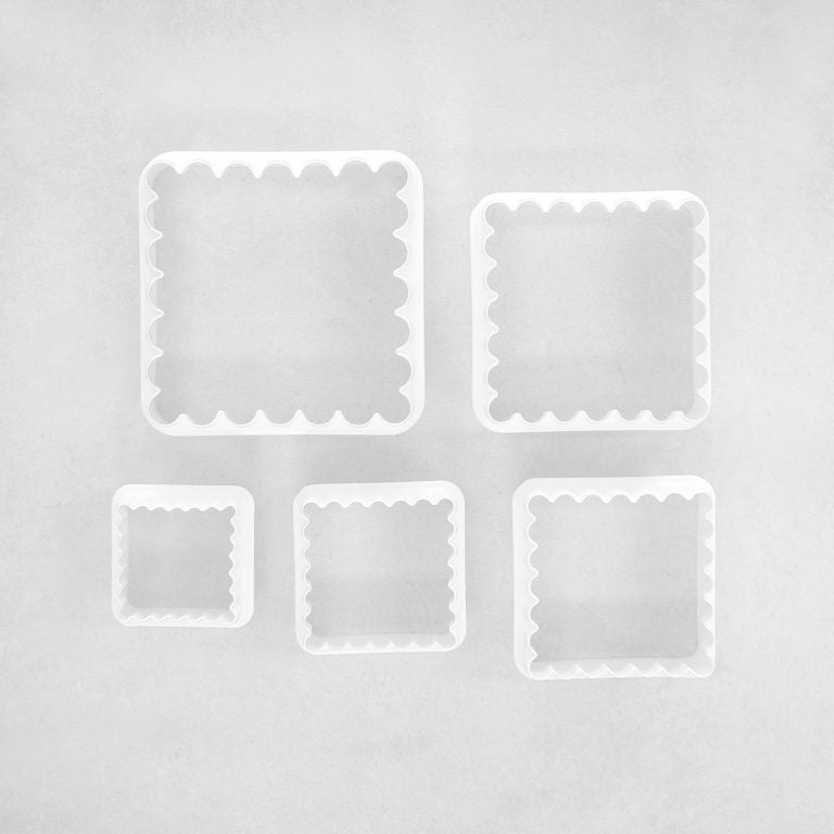 Loyal Plastic Plain / Scalloped Square Cutter Set of 5