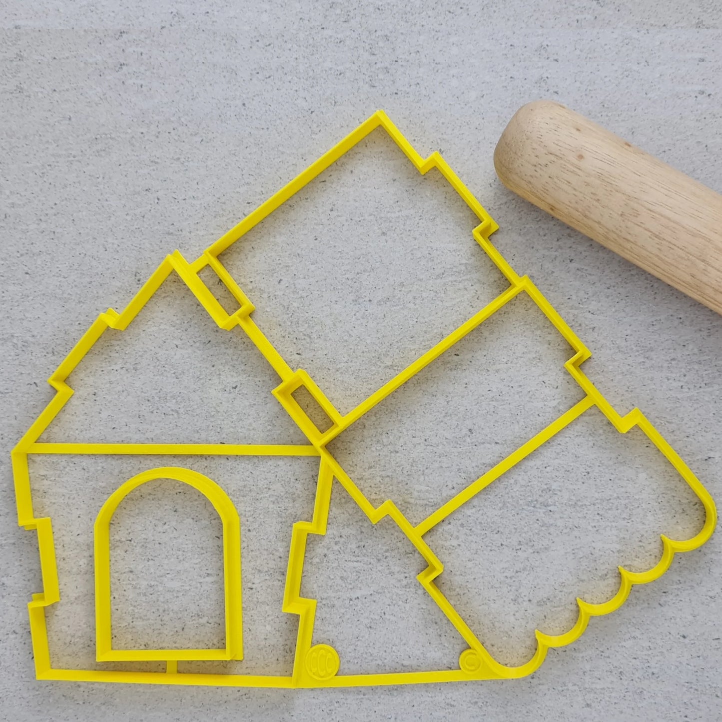 Interlocking Gingerbread House Cutter Large.