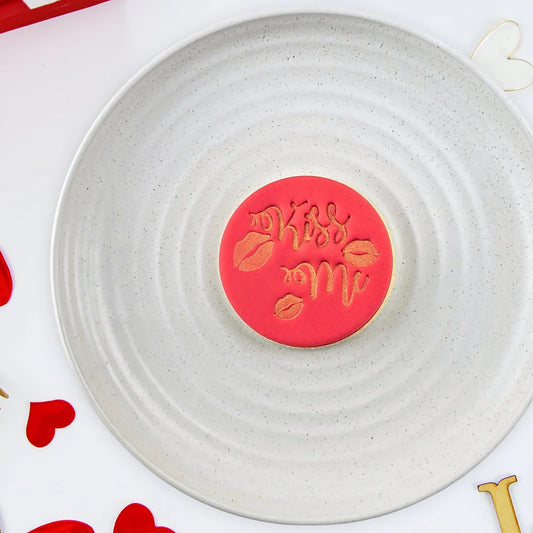 Custom Cookie Cutters Embosser - Kiss Me.
