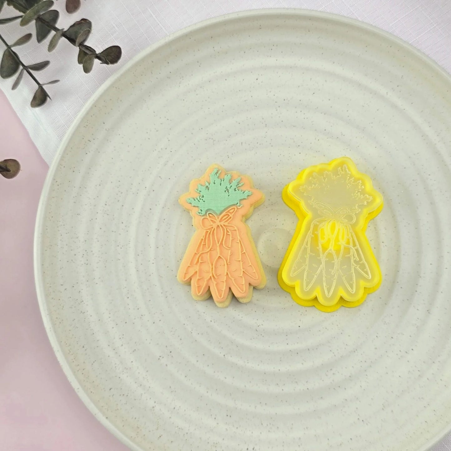 Custom Cookie Cutter - Mini Carrot Bunch Debosser & Cutter Set.