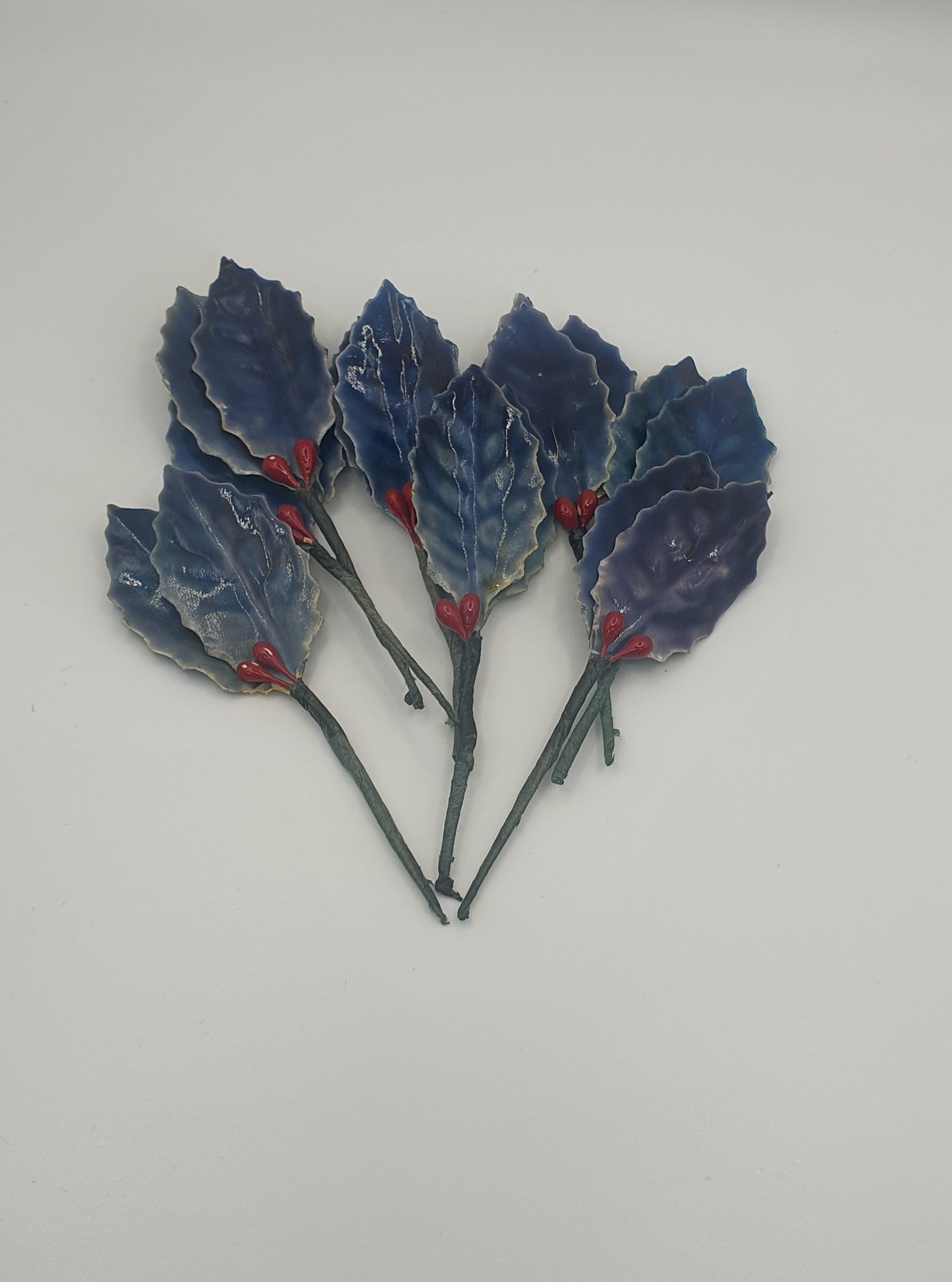 Large Single Holly Leaf - 8 x Sprigs 5cm Leaf - Blue