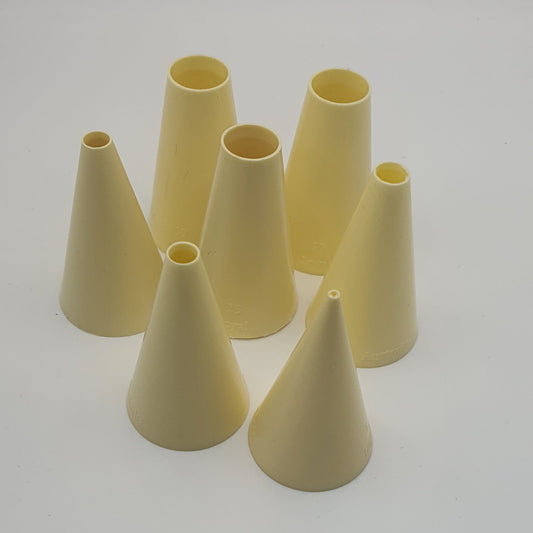 Loyal Plastic Round Piping Tips - Assorted Sizes