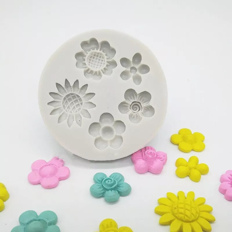 Silicone Mould - 5 x Small Flowers - S308