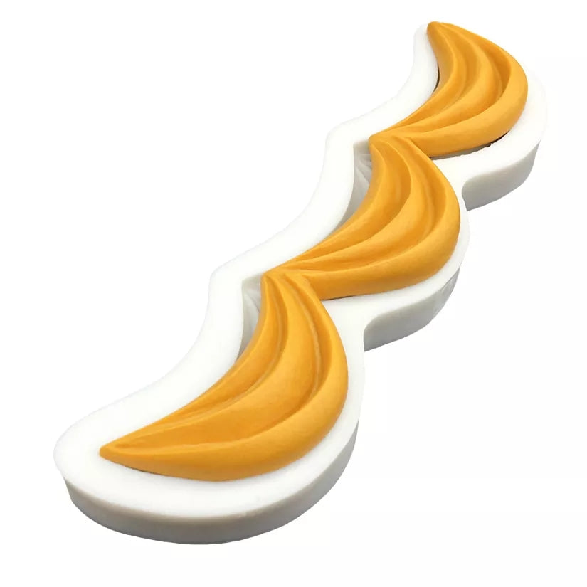 Silicone Mould - Draping Scalloped Border - S300