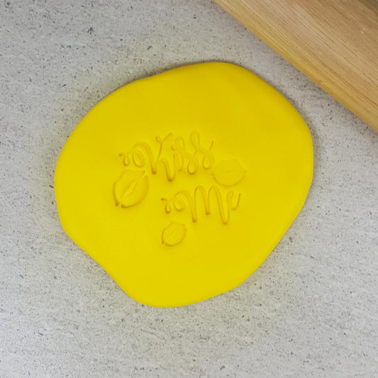Custom Cookie Cutters Embosser - Kiss Me.