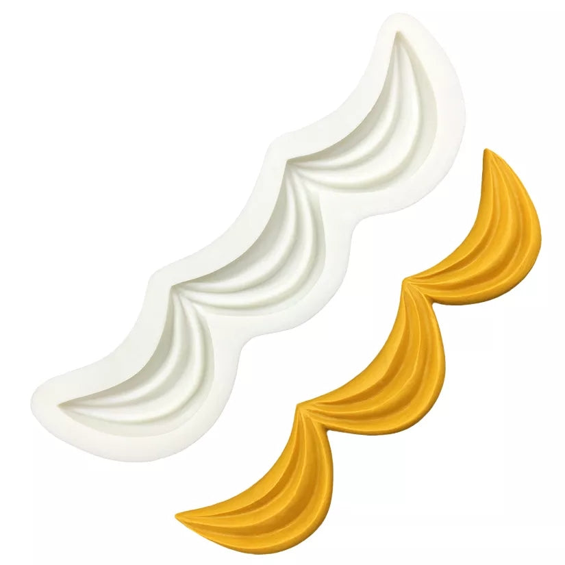 Silicone Mould - Draping Scalloped Border - S300