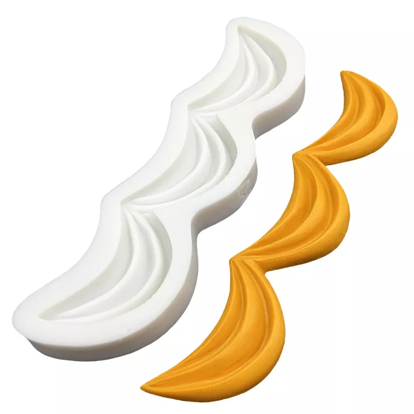 Silicone Mould - Draping Scalloped Border - S300