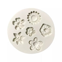 Silicone Mould - 6 x Assorted Flowers - S209